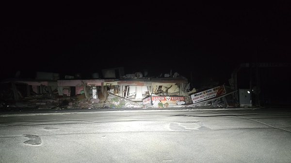 3沿途所见受灾状况(照片1).jpg 3沿途所见受灾状况(照片1).jpg