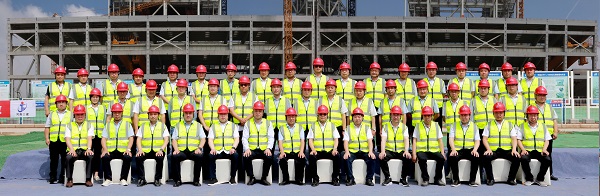 12与会领导现场合影2.jpg 12与会领导现场合影2.jpg