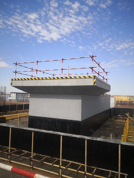 5-设备基础清水混凝土外观质量良好.jpg 5-设备基础清水混凝土外观质量良好.jpg